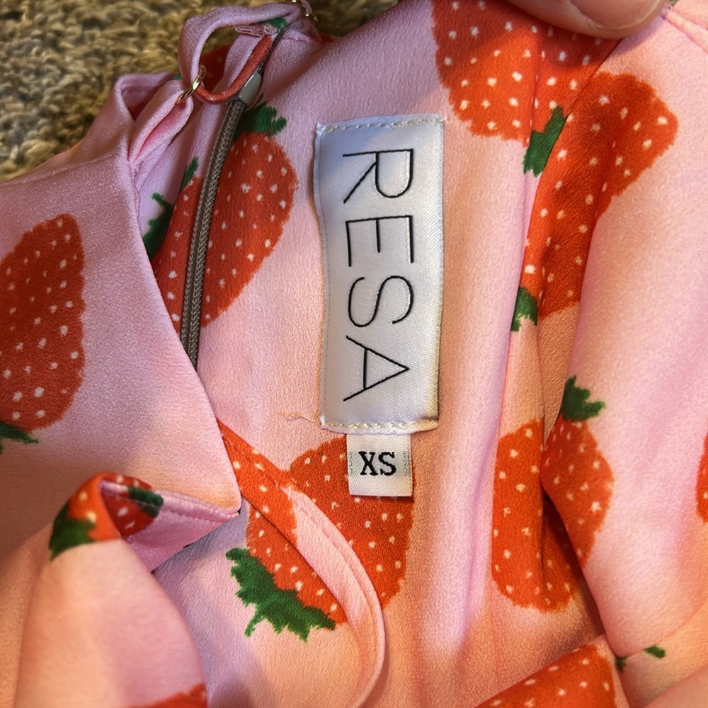 NWT RESA Strawberry Print Sweetheart Mini Dress – Small - Picture 4 of 5
